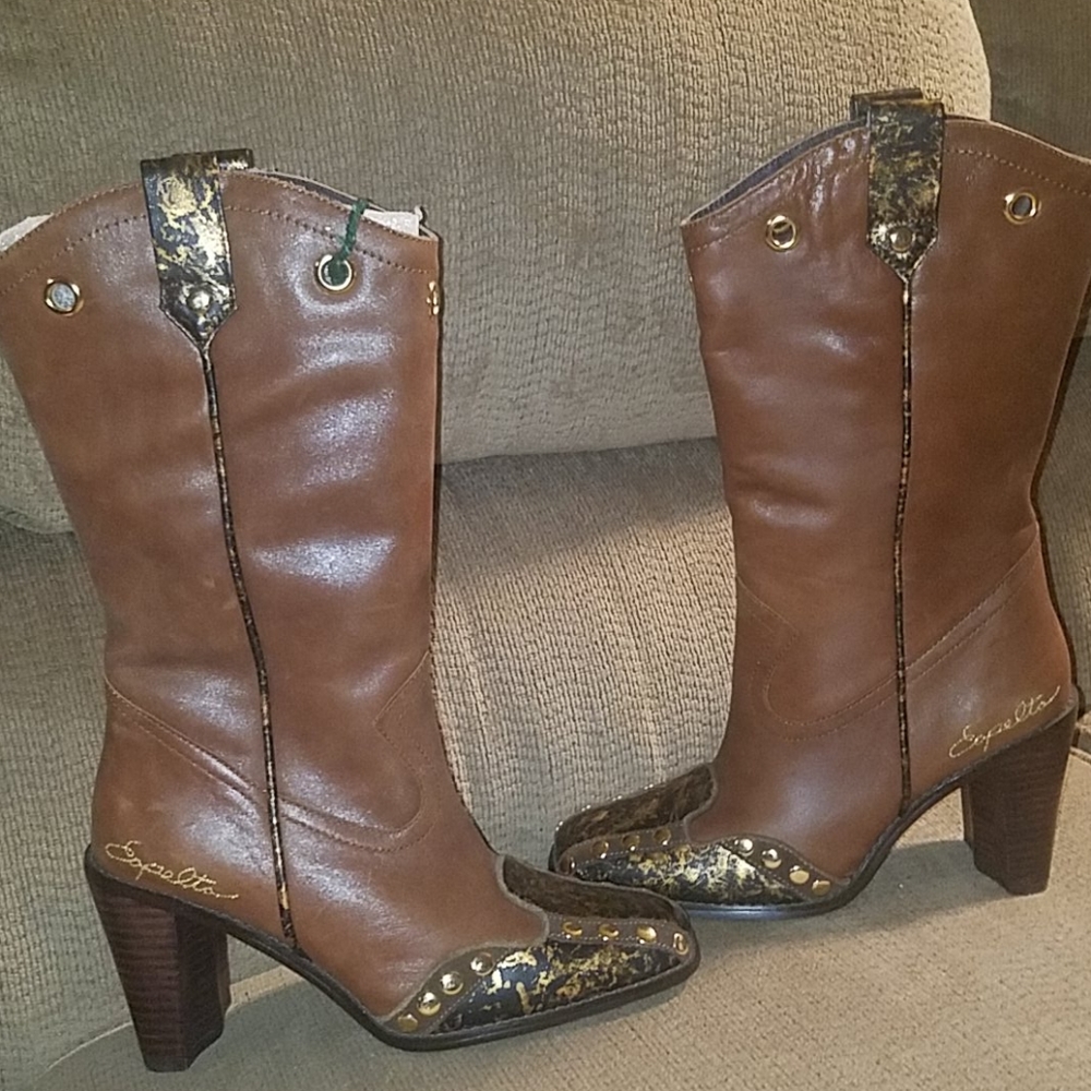 CAPETTA HEELED BOOTS 👢👢 - Picture 10 of 16